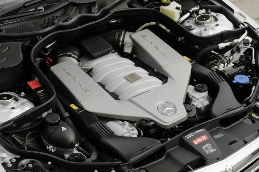  Mercedes-Benz E63 AMG 2010 года  (фото 53 из 57)